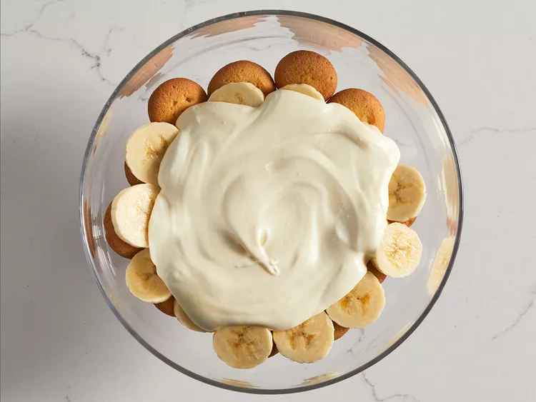 Image showing preparing bananas and vanilla wafers